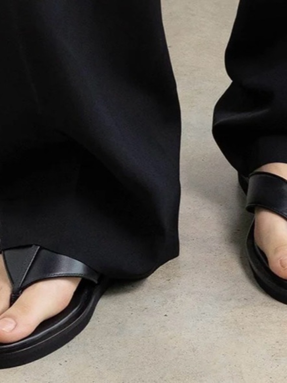 Dear Frances Black Platform Thong Sandals - Picture 3 of 6